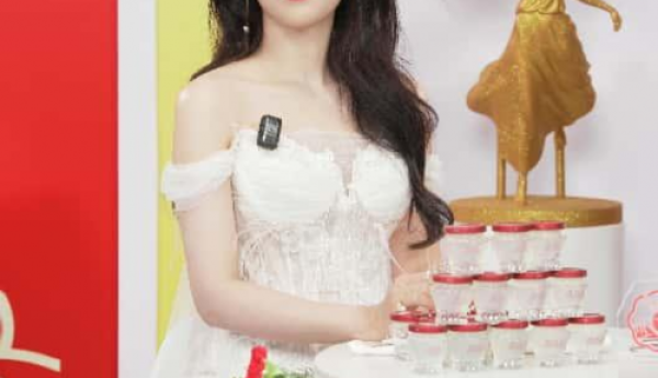 燕之屋品牌挚友刘涛做客燕之屋直播间，诠释美与健康生活