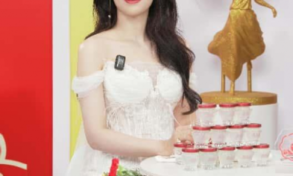 燕之屋品牌挚友刘涛做客燕之屋直播间，诠释美与健康生活